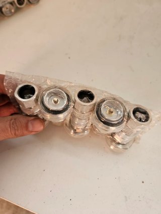 5 Raccordi Connettori Valvole Argento
