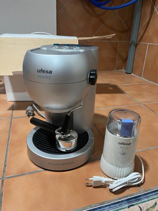 Cafetera Ufesa Presto + Molinillo