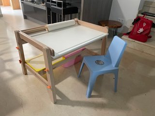 Mesa escritorio infantil Ikea ajustable