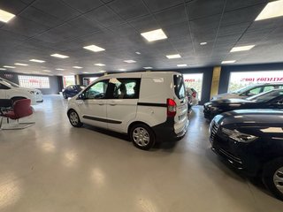 Ford E-Tourneo Courier 2016