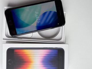 iPhone SE 3 (2022) Negro - Como Nuevo