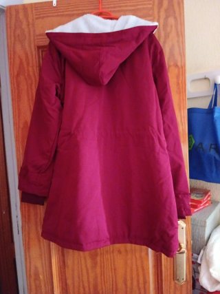 Chaquetón polar con capucha burdeos y blanco