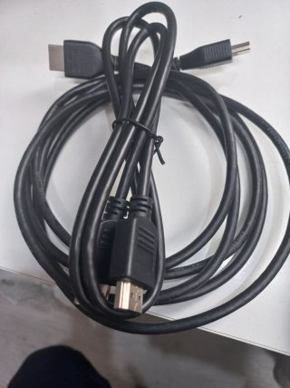 Lote Cables HDMI y Splitter Hama