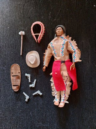 Madelman indio con accesorios