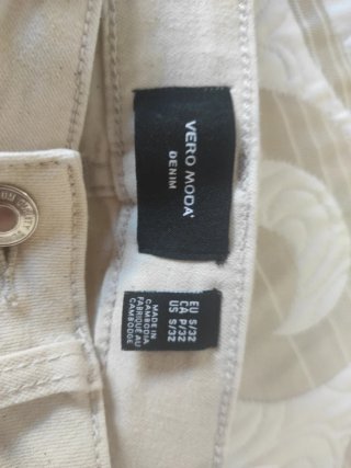 Pantalón campana Vero Moda beige