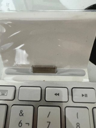 Apple iPad Keyboard Dock