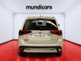 Mitsubishi Outlander 2.0 MIVEC Motion 2WD