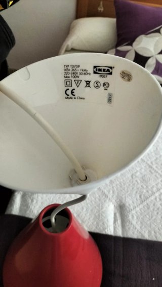 Lámpara de techo colgante roja y blanca