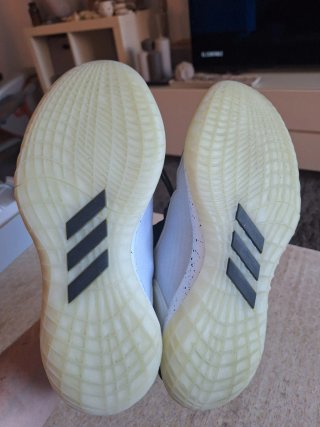 Zapatillas Adidas Harden Negras y Blancas