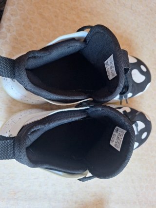 Zapatillas Adidas Harden Negras y Blancas