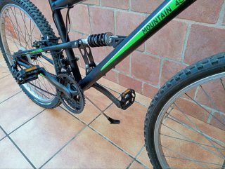 Bicicleta de Montaña FS Negra y Verde