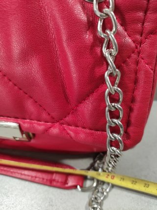Bolso rojo acolchado Stradivarius
