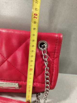 Bolso rojo acolchado Stradivarius
