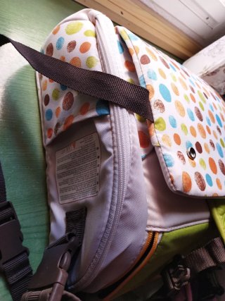 Trona portátil para bebé con diseño