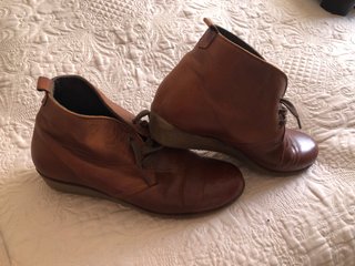 Botines de piel marrones