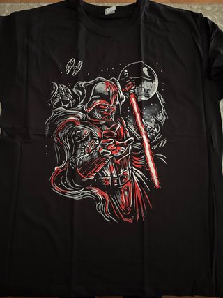 Camiseta Darth Vader Star Wars Negra Roja
