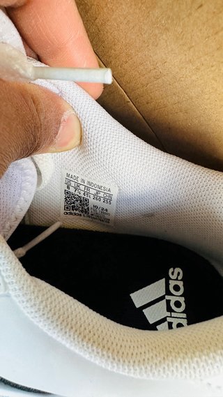 Scarpe Adidas Bianche Nuove ho le misure 40 42 41