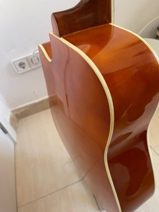 Guitarra KD Kobrat con Cutaway
