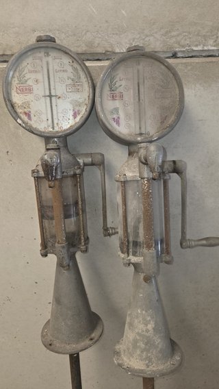 2 Bombas antiguas de aceite Nerbi