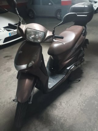 Peugeot Tweet 125 Marrón Automática