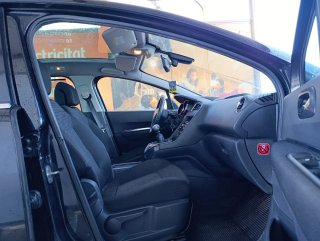 Peugeot 5008 2010