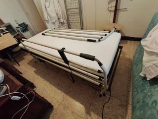 Cama articulada eléctrica geriátrica con barandill