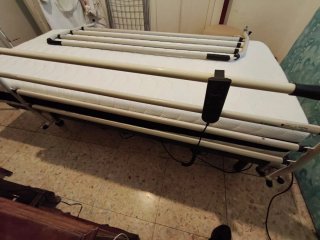 Cama articulada eléctrica geriátrica con barandill