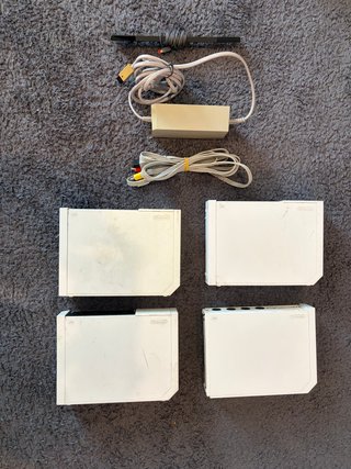 4 Consolas Wii Blancas para Reparar o Piezas
