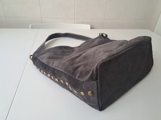 Bolso de ante gris