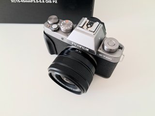 Fujifilm X-T100 con objetivo XC 15-45mm