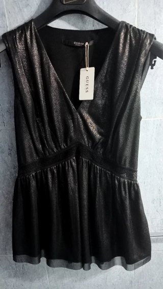 GRATIS Blusa Guess Talla L.  SIN ESTRENAR