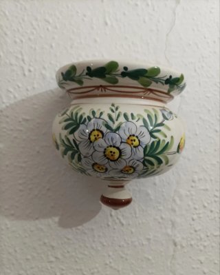 Dos floreros de pared cerámica azul y blanco