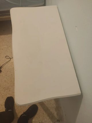 Mesa de tocador blanca con cajones