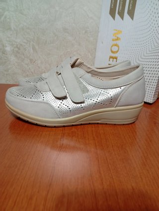 Scarpe donna 36 nuove argento con strappo Vedi fot