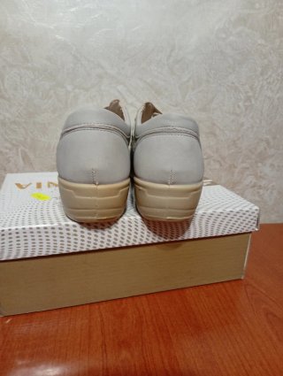 Scarpe donna 36 nuove argento con strappo Vedi fot