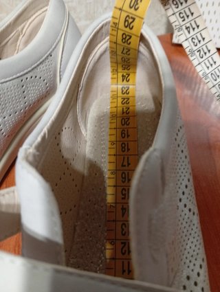 Scarpe donna 36 nuove argento con strappo Vedi fot