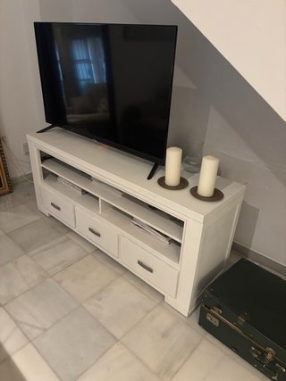 Mueble TV blanco madera