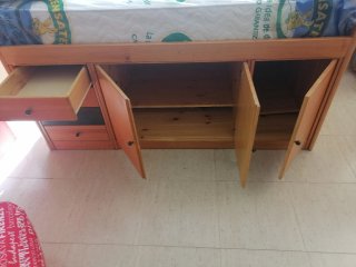 Cama compacta pino macizo con cajones y armarios