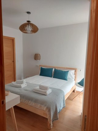 Chollo Cama Ikea Madera + Colchón. Nuevo.