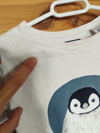 2 Magliette 3-4 anni: Carrozzine e Pinguino