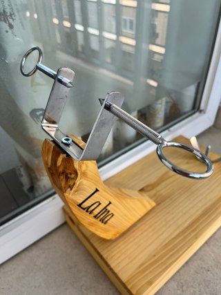 Jamonero de madera
