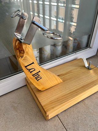 Jamonero de madera