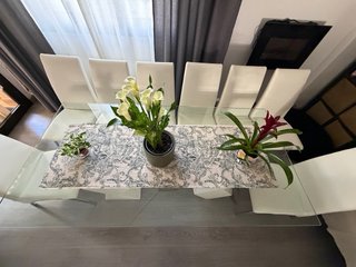 Mesa de diseño de cristal + 4 sillas
