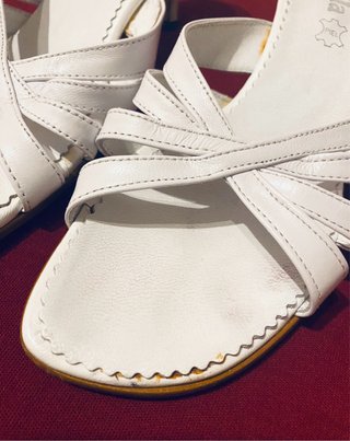 Sandalias Mules (piel blanca) talla 38