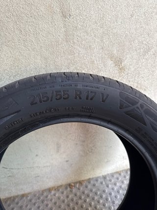 2 Neumáticos Continental 215/55 R17 Ocasión