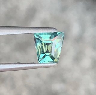Zafiro Natural Blue Green 0,80 ct VVS Madagascar