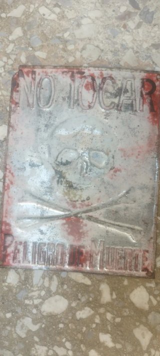 Chapa Antigua Peligro Muerte No Tocar