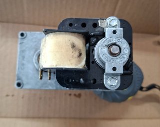 Motorriduttore per stufa a pellet