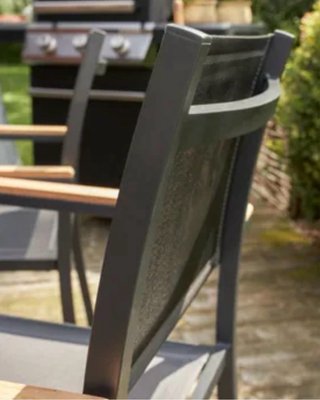 Mesa y 4 sillas de terraza