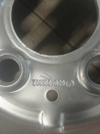 Rueda furgoneta buen estado las medidas están en f
